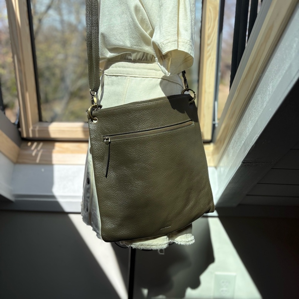 Rin Crossbody Leather bag by Sapahn